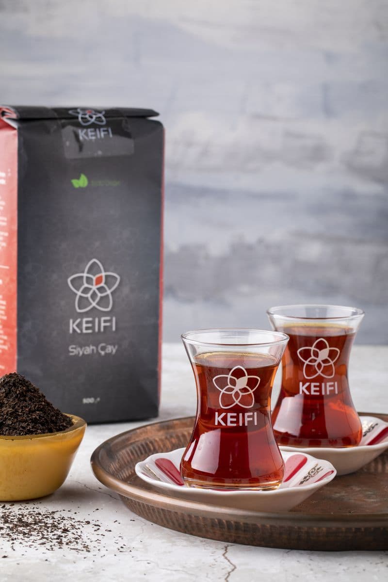 Geleneksel ince belli çay bardağı